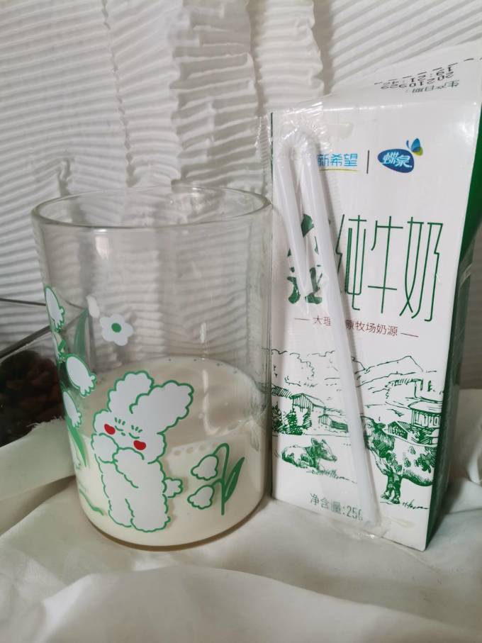 评测新希望大理牛奶05