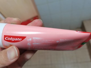 小清新专用牙膏
