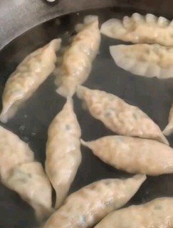 个头巨大的大王水饺