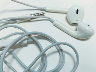 最早的苹果原装有线耳机，你还有么？