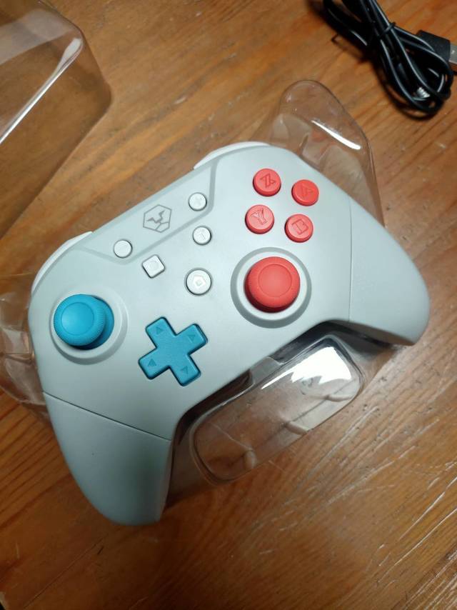 提升游戏手感的利器，奥加狮手柄