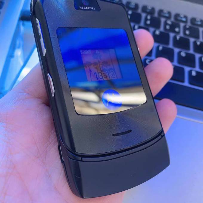 摩托罗拉v3手机