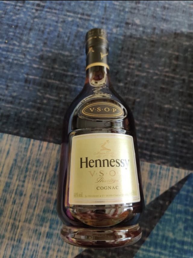 聚会当然少不了轩尼诗啦