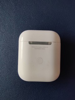 苹果无线耳机AirPods二代