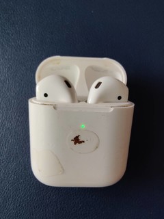 苹果无线耳机AirPods二代