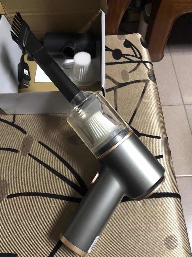超级实用的车载吸尘器到了