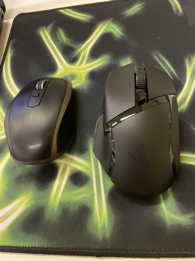 巴塞力斯蛇X大手的快乐