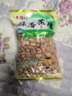 年夜饭前怎么能少得了蒜香花生呢？