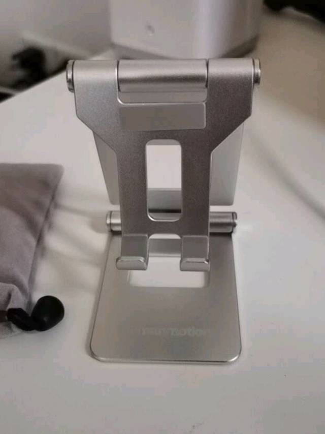 比手机还重的手机支架