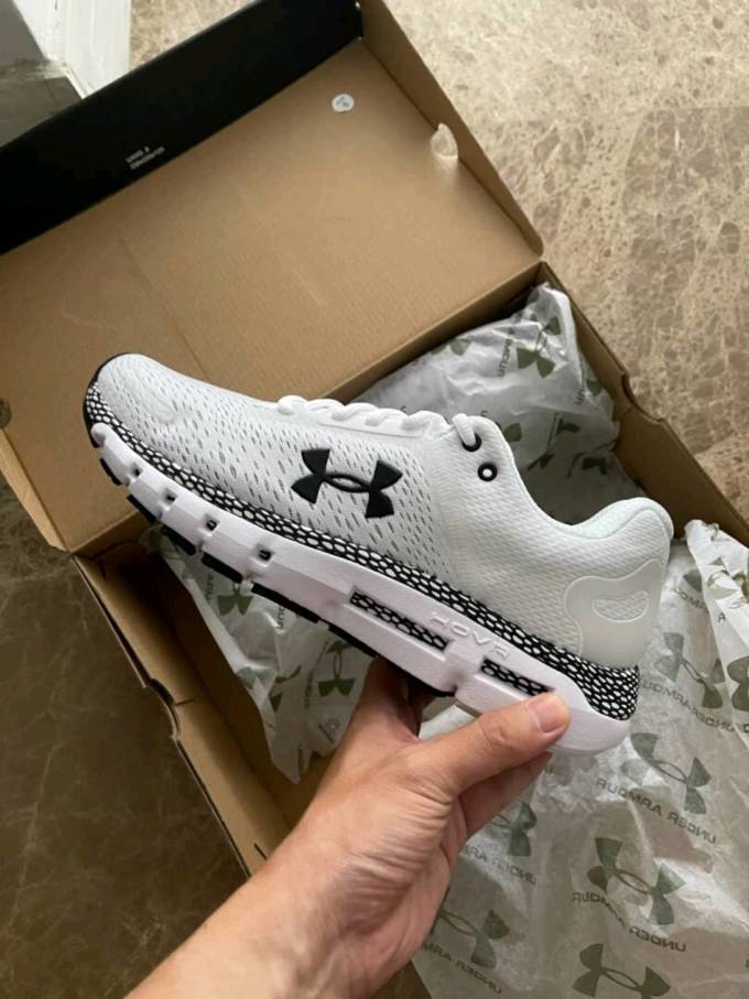 安德玛hovrinfinite2