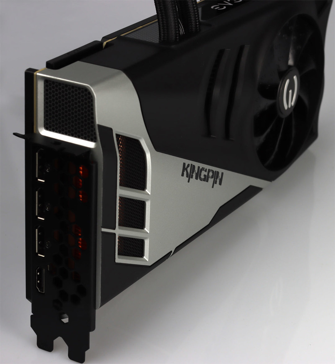 新盟主驾到：网传 EVGA RTX 3090 Ti KINGPIN“盟主”谍照