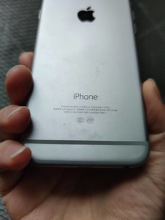 过节大扫除翻出n年前的iPhone6