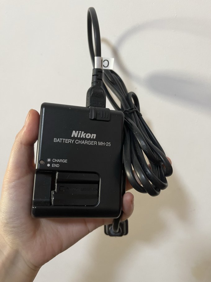 尼康d7000原厂充电器,单反必备!