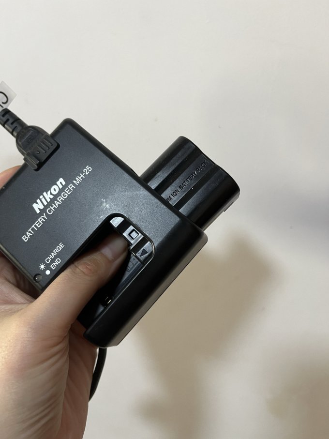 尼康d7000原厂充电器,单反必备!