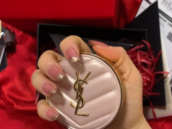 YSL/圣罗兰2022春季新品粉色皮革气垫开箱