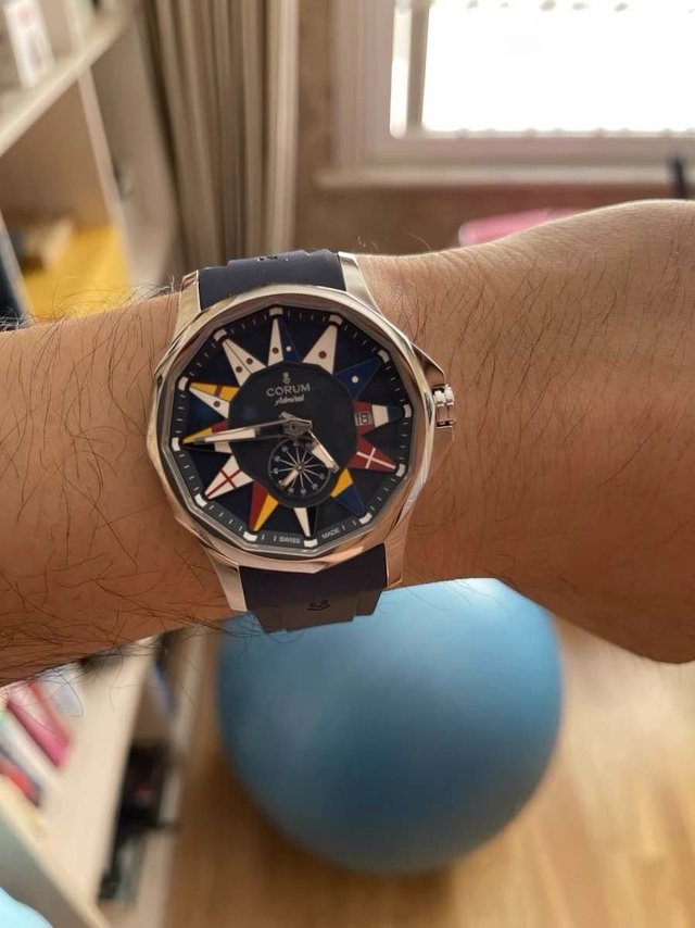 “去年买了个表”22年的前夕送给自己礼物