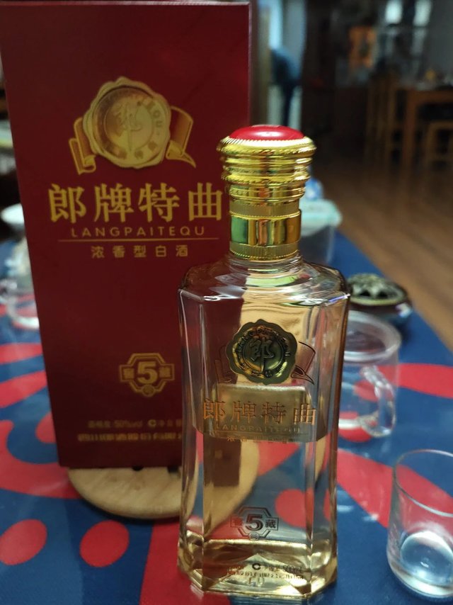 郎酒特曲，春节送礼不一样的选择！