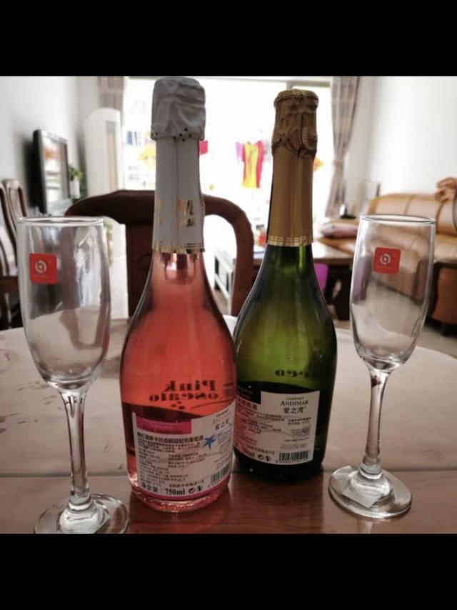 春节好酒就喝葡萄果酒，送礼也非常不错哦！