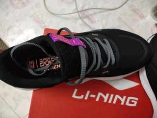 李宁男鞋跑步鞋