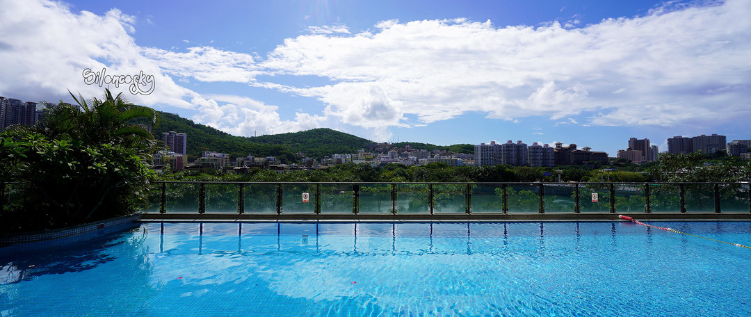 海景阳台，下楼就是海鲜大市场：三亚湾中转觅食好酒店~希尔顿花园