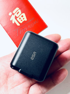 大！但很便宜-esr 20W PD充电器