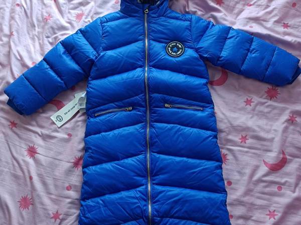 充绒量高的男童白鸭绒羽绒服，真好看