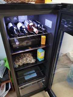 卡萨帝的冰柜，办公室里的利器