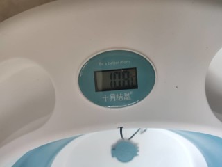 118的十月结晶可测温可折叠婴儿浴盆
