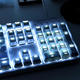 有光就更好看了，杜伽 K310 浅雾蓝白光键盘