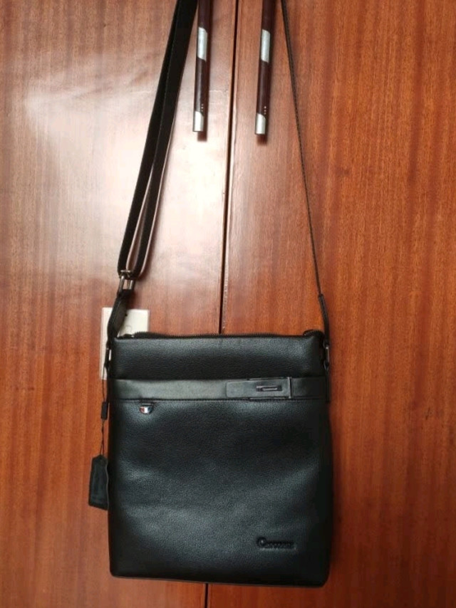 男士单肩斜挎包