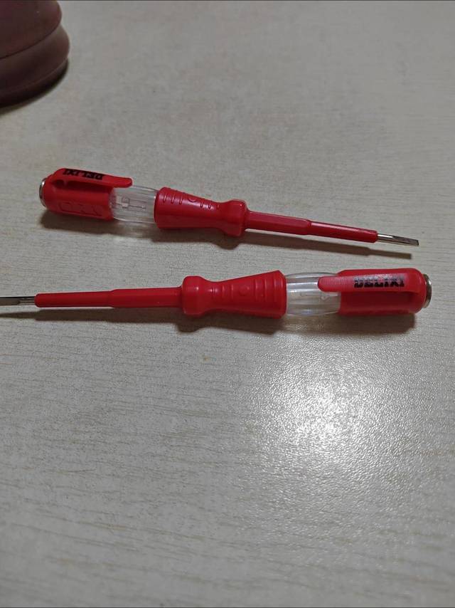 德力西测电笔，家用必须备一把！