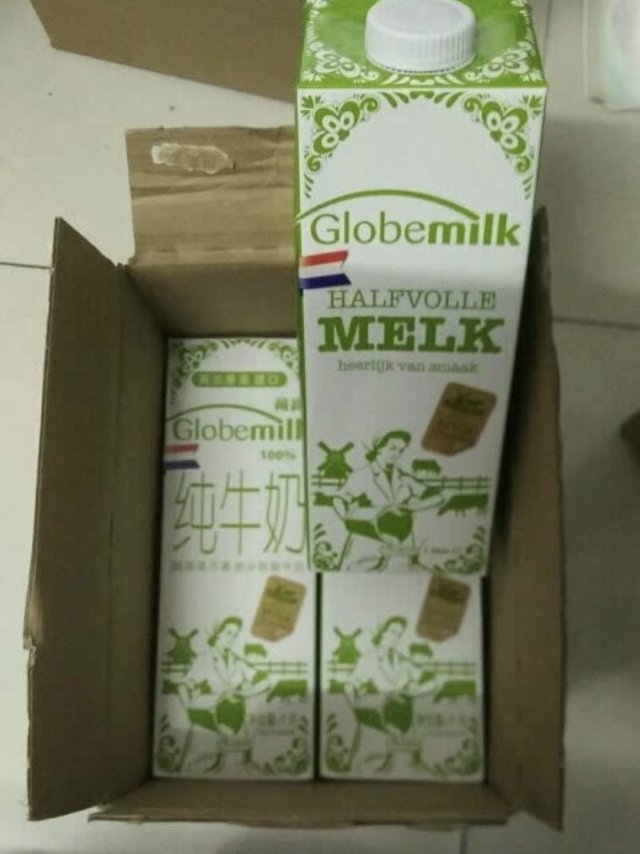 荷高部分脱脂牛奶