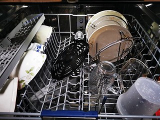 厨房神器：洗碗机