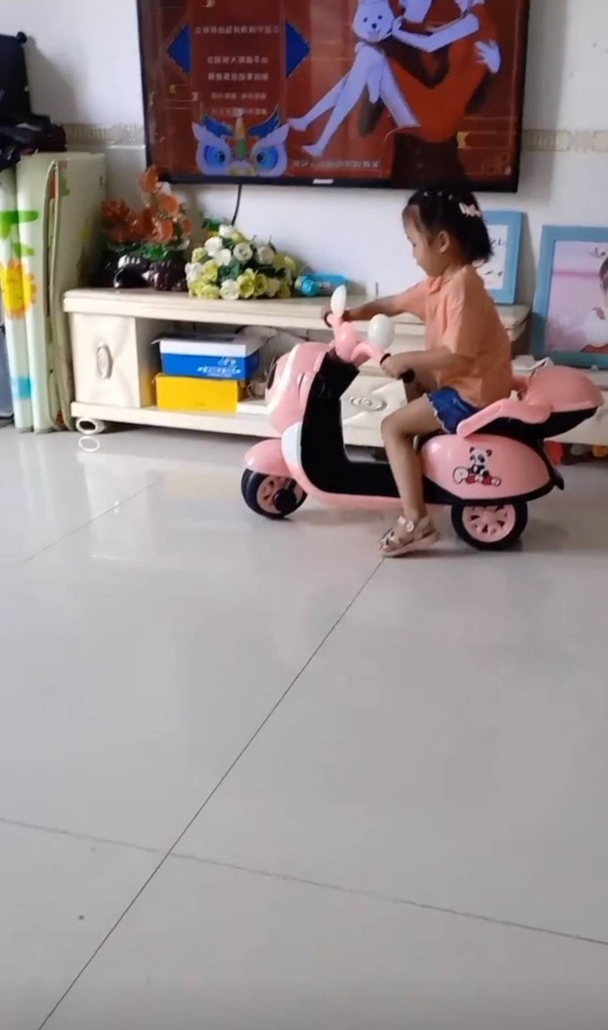 儿童电动车