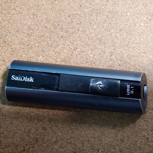 sandisk闪迪cz880至尊超极速usb31固态闪存盘1tb