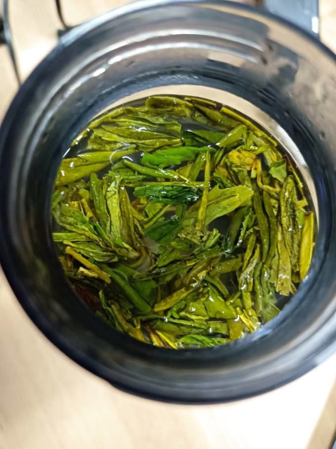 新年開工一杯清新的龍井茶讓你倍兒精神