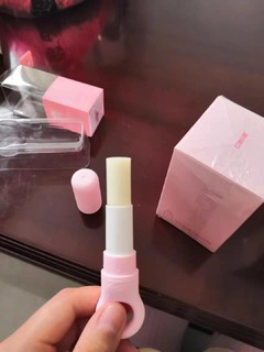 红色小象婴幼儿润唇膏