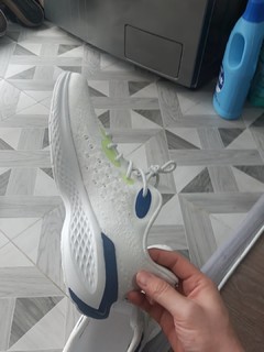 商场打折150买的中国乔丹跑步鞋