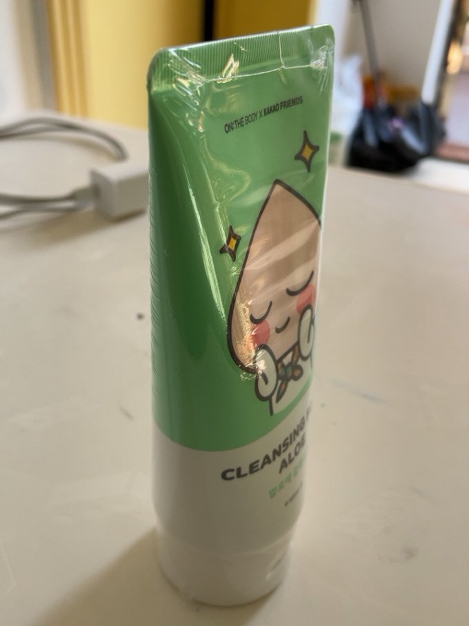 lg安宝笛芦荟洁面膏