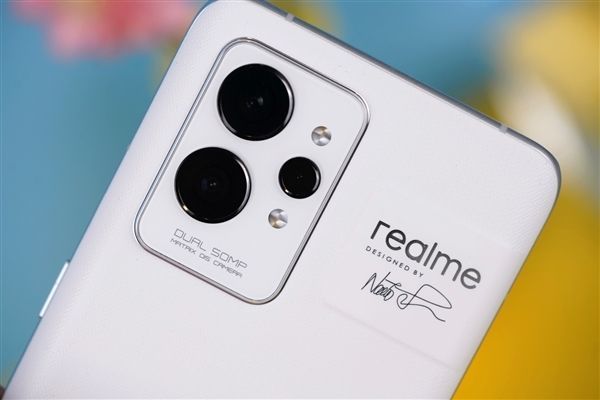 realme GT2 Pro 再次跳水 2999 元，官方回应价格设错了，但订单会发货
