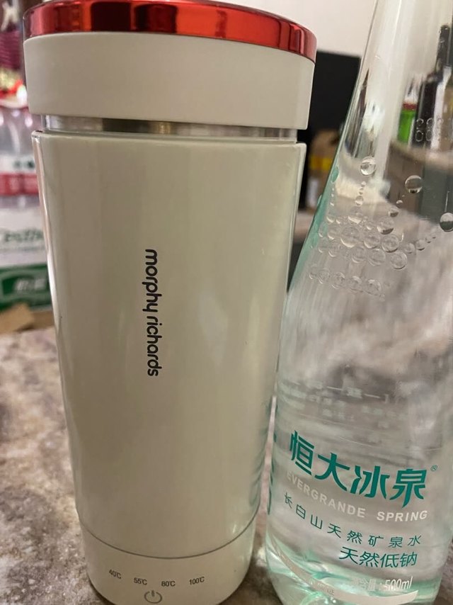 一直想买个烧水壶方便外出旅游，酒店的里面