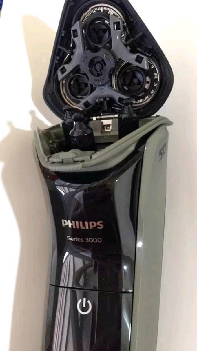 飞利浦s3203/08电动剃须刀怎么样 有一说一飞利浦剃须刀真的是天花板