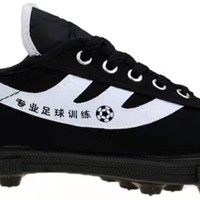 曾经20元的足球鞋对于高中生的我们它是就神，应该说是80后足球爱好者的YYDS！那些曾经穿过的运动足球鞋