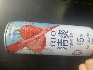 提神饮品Rio气泡鸡尾酒草莓味，非常赞哦