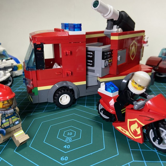 历史低价lego乐高city城市系列60214汉堡店消防救援