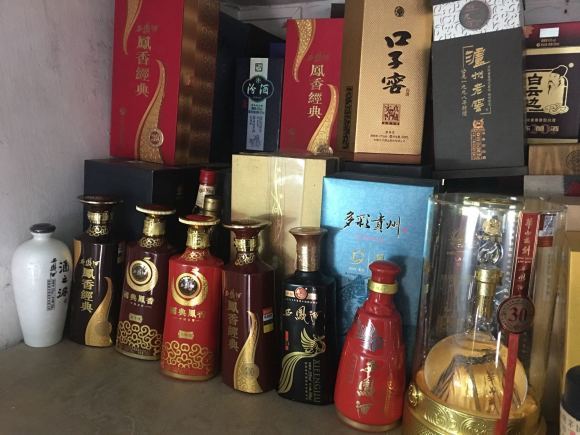 除了绿脖高瓶，西凤酒还有哪些正经拿的出手的酒款？一文教会你辨别它的嫡系产品+西凤酒品牌系列梳理+重点产品科普