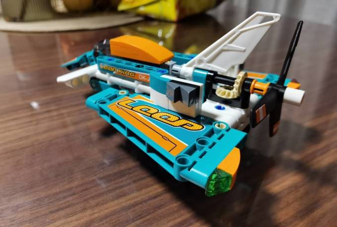 乐高机械系列42117竞技飞机