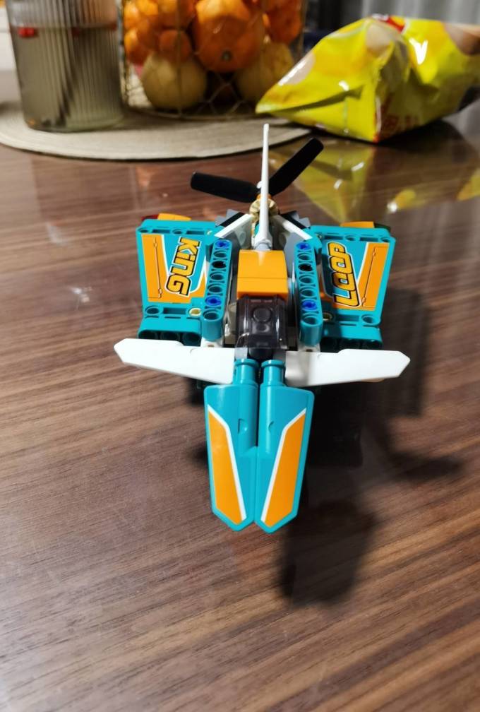 乐高机械系列42117竞技飞机