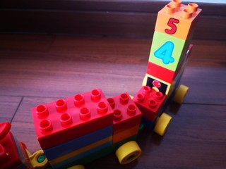 有趣的童年—乐高生日火车积木