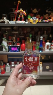 【好酒品鉴】一年三亿的小郎酒值不值得买?